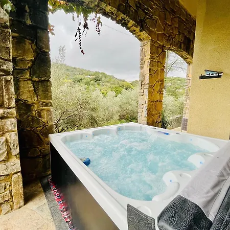 Le Domaine Des Oliviers Piscine Jacuzzi Sauna * アレス